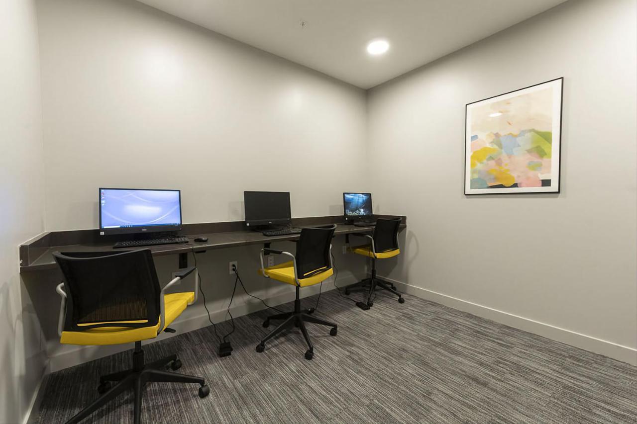 Modern Dwntwn 1 Bdrm Apt Pool Gym Free Parking 인디애나폴리스 외부 사진